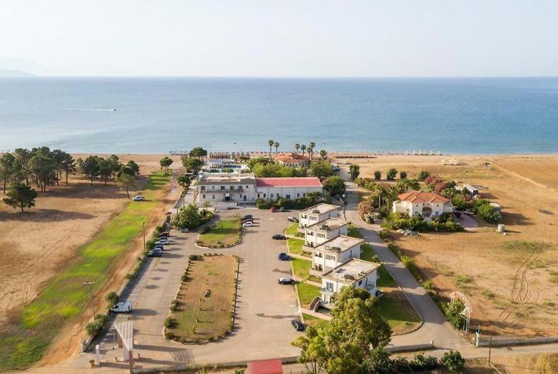 Buka Sandy Beach Messíni Exterior foto
