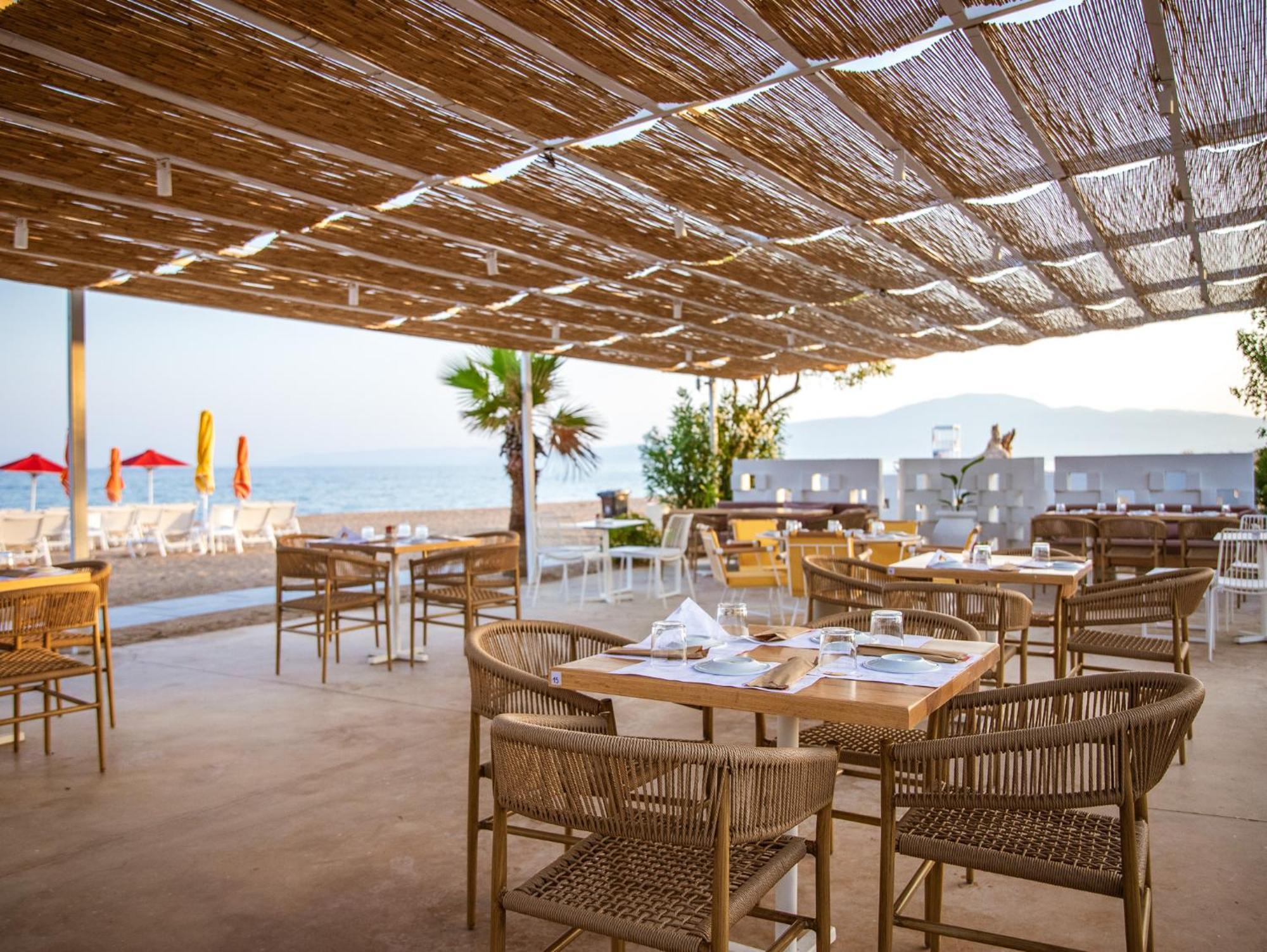 Buka Sandy Beach Messíni Exterior foto