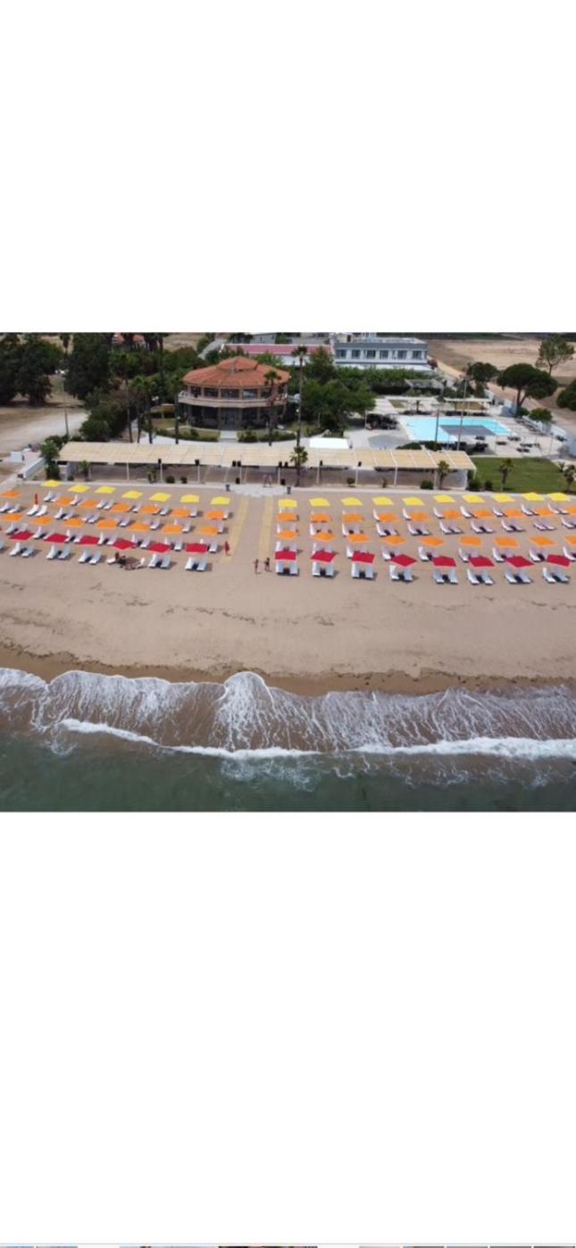 Buka Sandy Beach Messíni Exterior foto